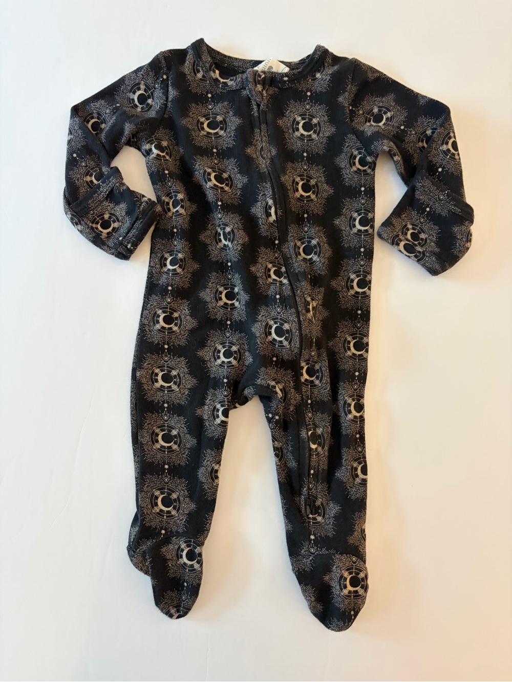 Kate Quinn Organic Baby Black Celestial Moon And Stars 2 Way Zippy Pajama 6-9 Mo